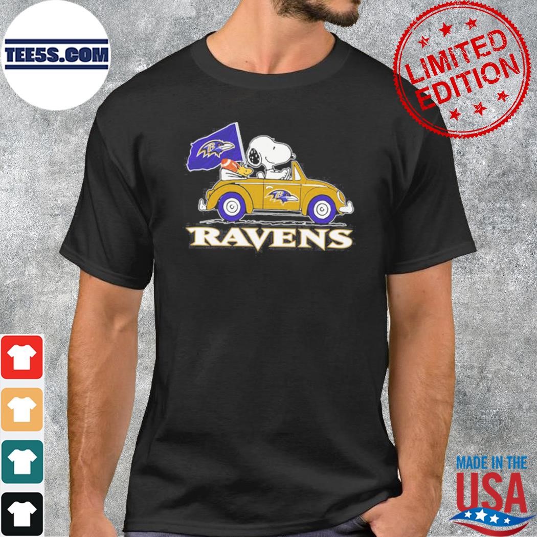 Snoopy drives car with baltimore ravens flag shirt