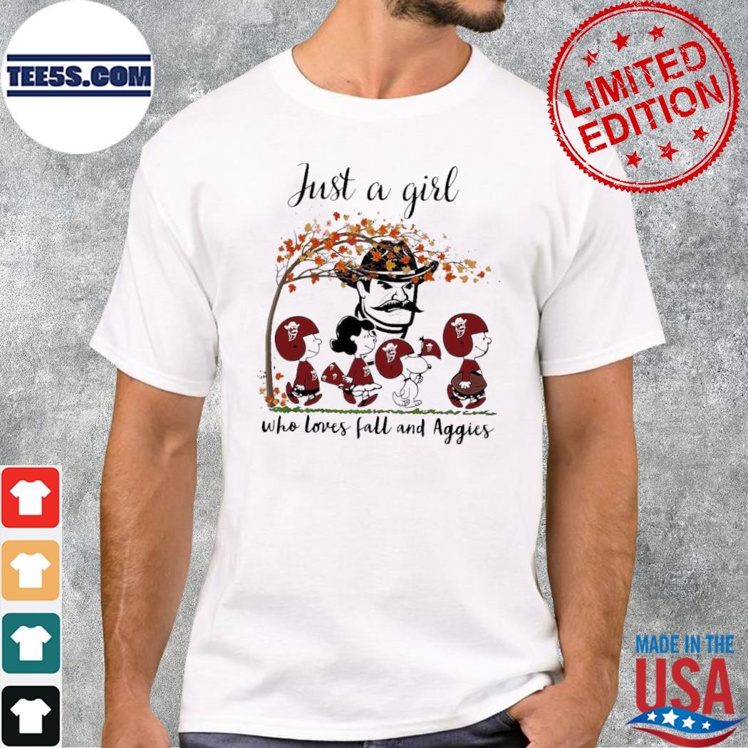 Just A Woman Who Loves Fall And Aggies Peanuts Cartoon T-Shirt